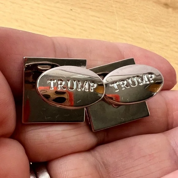 DONALD TRUMP SIGNATURE COLLECTION PINK CAT’S EYE GLASS CUFFLINKS SILVERTONE RARE